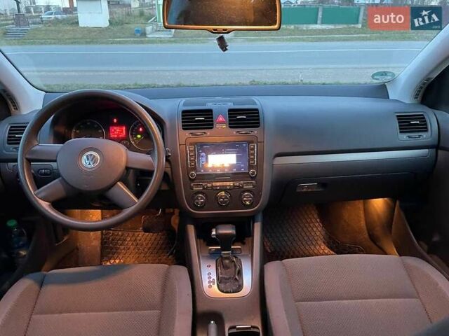 Зеленый Фольксваген Гольф, объемом двигателя 1.6 л и пробегом 167 тыс. км за 5800 $, фото 10 на Automoto.ua