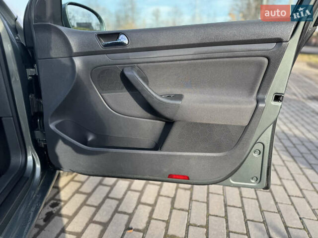 Зеленый Фольксваген Гольф, объемом двигателя 1.4 л и пробегом 222 тыс. км за 4990 $, фото 26 на Automoto.ua