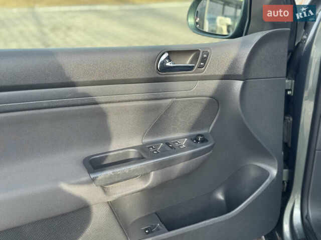 Зеленый Фольксваген Гольф, объемом двигателя 1.4 л и пробегом 222 тыс. км за 4990 $, фото 28 на Automoto.ua