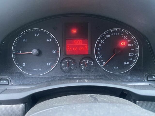 Зеленый Фольксваген Гольф, объемом двигателя 1.9 л и пробегом 255 тыс. км за 3088 $, фото 4 на Automoto.ua