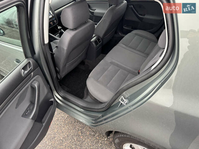 Зеленый Фольксваген Гольф, объемом двигателя 1.4 л и пробегом 201 тыс. км за 5850 $, фото 44 на Automoto.ua