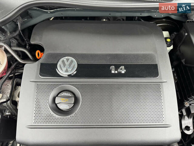 Зеленый Фольксваген Гольф, объемом двигателя 1.4 л и пробегом 201 тыс. км за 5850 $, фото 64 на Automoto.ua