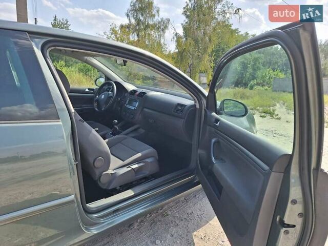 Зелений Фольксваген Гольф, об'ємом двигуна 1.39 л та пробігом 332 тис. км за 5499 $, фото 3 на Automoto.ua