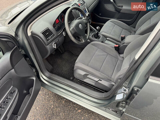 Зеленый Фольксваген Гольф, объемом двигателя 1.4 л и пробегом 201 тыс. км за 5850 $, фото 38 на Automoto.ua