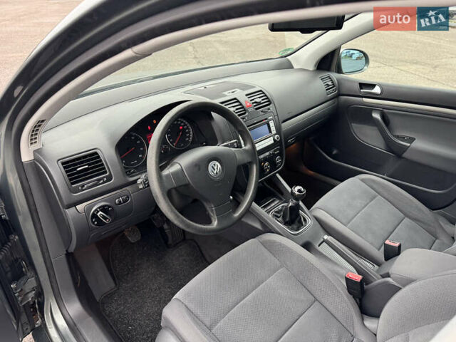 Зеленый Фольксваген Гольф, объемом двигателя 1.4 л и пробегом 201 тыс. км за 5850 $, фото 29 на Automoto.ua