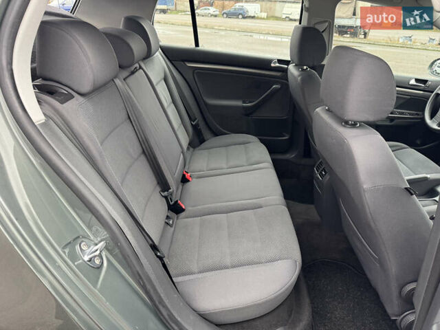 Зеленый Фольксваген Гольф, объемом двигателя 1.4 л и пробегом 201 тыс. км за 5850 $, фото 52 на Automoto.ua