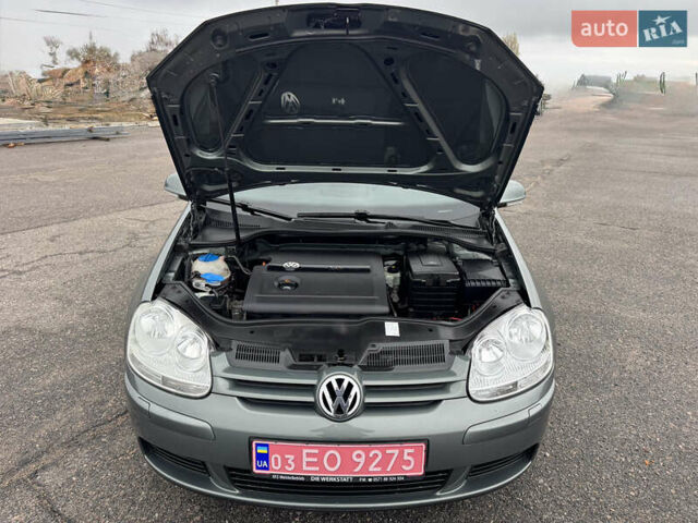 Зеленый Фольксваген Гольф, объемом двигателя 1.4 л и пробегом 201 тыс. км за 5850 $, фото 61 на Automoto.ua