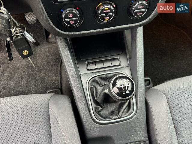 Зеленый Фольксваген Гольф, объемом двигателя 1.4 л и пробегом 201 тыс. км за 5850 $, фото 34 на Automoto.ua