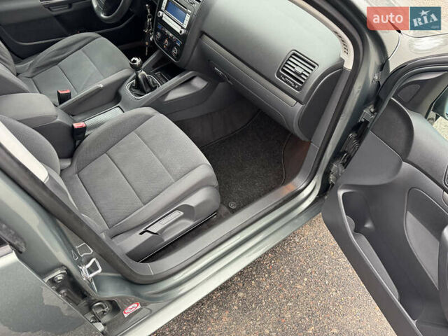 Зеленый Фольксваген Гольф, объемом двигателя 1.4 л и пробегом 201 тыс. км за 5850 $, фото 59 на Automoto.ua