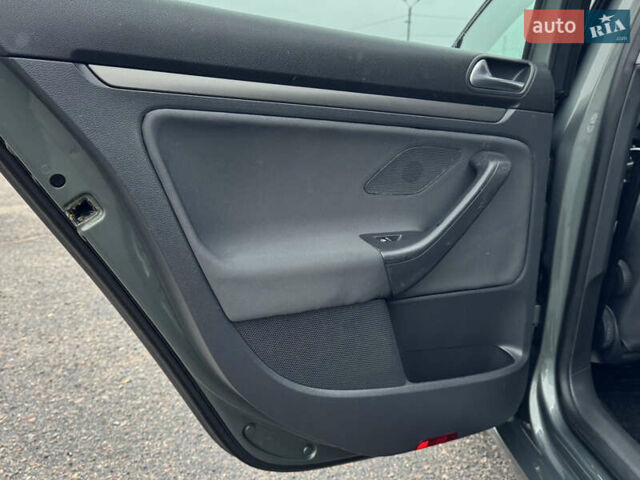 Зеленый Фольксваген Гольф, объемом двигателя 1.4 л и пробегом 201 тыс. км за 5850 $, фото 45 на Automoto.ua