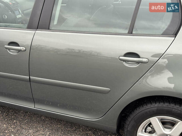 Зеленый Фольксваген Гольф, объемом двигателя 1.4 л и пробегом 201 тыс. км за 5850 $, фото 5 на Automoto.ua