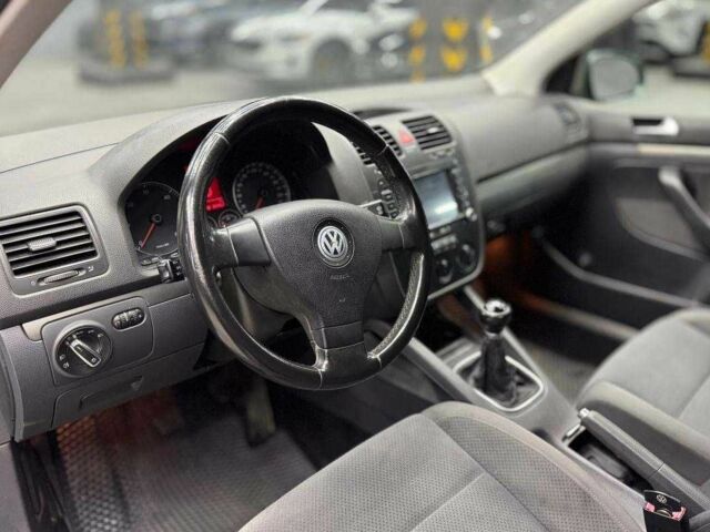 Фольксваген Гольф 2006 в Черновцах на Automoto.ua Зеленый Фольксваген Гольф, объемом двигателя 1.9 л и пробегом 250 тыс. км за 6700 $, фото 7 на Automoto.ua