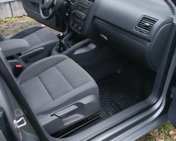 Зелений Фольксваген Гольф, об'ємом двигуна 1.6 л та пробігом 190 тис. км за 6300 $, фото 9 на Automoto.ua