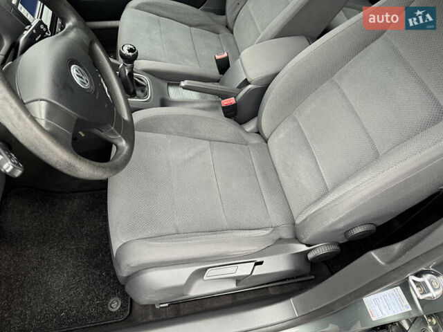 Зеленый Фольксваген Гольф, объемом двигателя 1.4 л и пробегом 201 тыс. км за 5850 $, фото 37 на Automoto.ua