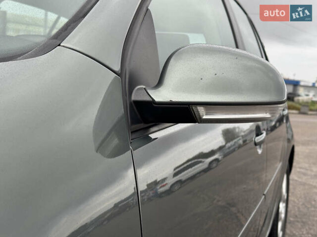 Зеленый Фольксваген Гольф, объемом двигателя 1.4 л и пробегом 201 тыс. км за 5850 $, фото 24 на Automoto.ua