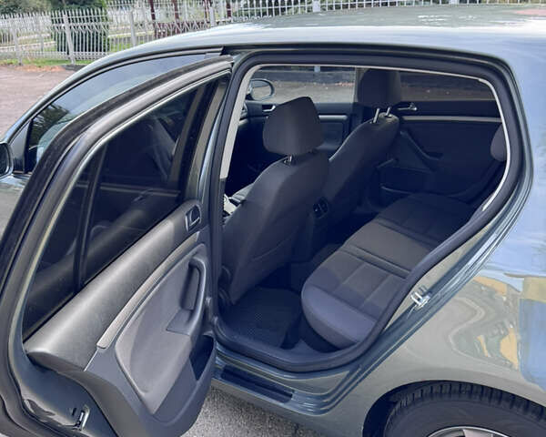 Зеленый Фольксваген Гольф, объемом двигателя 1.6 л и пробегом 266 тыс. км за 6200 $, фото 9 на Automoto.ua