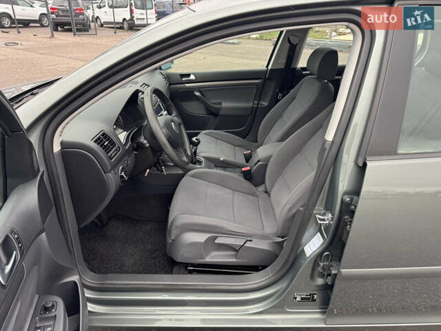 Зеленый Фольксваген Гольф, объемом двигателя 1.4 л и пробегом 201 тыс. км за 5850 $, фото 28 на Automoto.ua