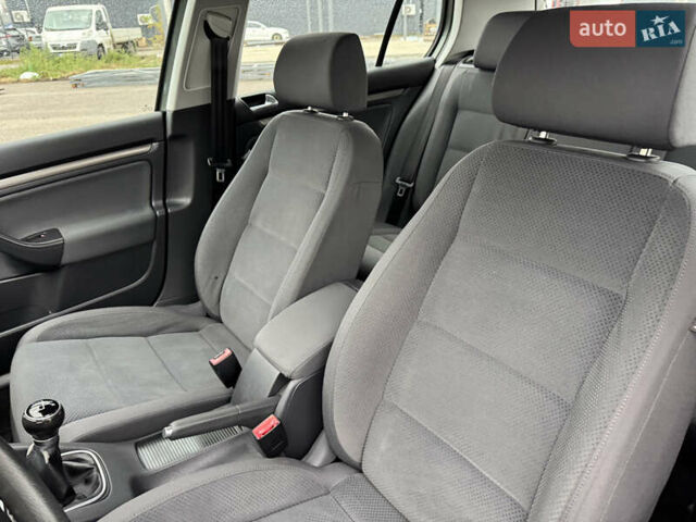 Зеленый Фольксваген Гольф, объемом двигателя 1.4 л и пробегом 201 тыс. км за 5850 $, фото 35 на Automoto.ua