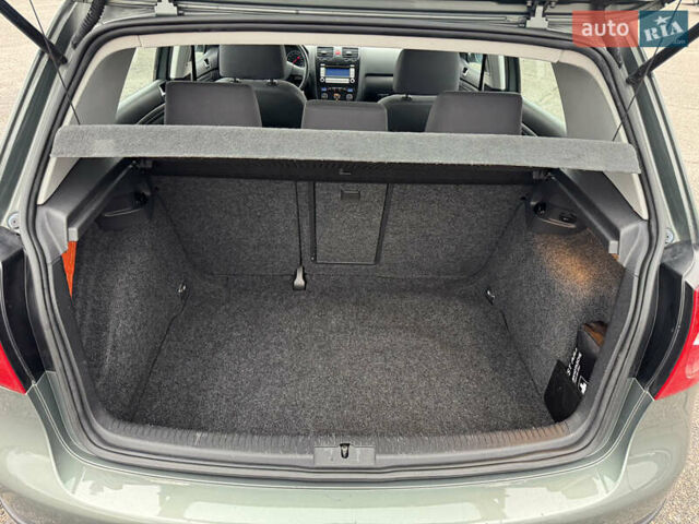 Зеленый Фольксваген Гольф, объемом двигателя 1.4 л и пробегом 201 тыс. км за 5850 $, фото 47 на Automoto.ua