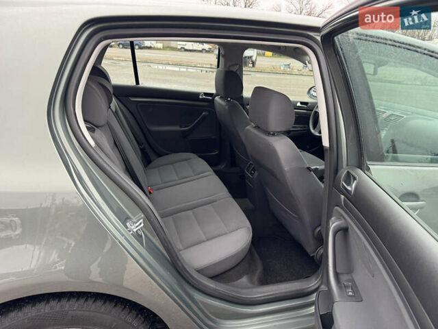 Зеленый Фольксваген Гольф, объемом двигателя 1.4 л и пробегом 201 тыс. км за 5850 $, фото 51 на Automoto.ua