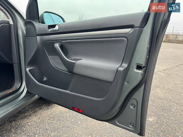 Зеленый Фольксваген Гольф, объемом двигателя 1.4 л и пробегом 201 тыс. км за 5850 $, фото 60 на Automoto.ua