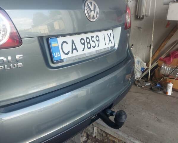 Зеленый Фольксваген Гольф, объемом двигателя 1.6 л и пробегом 214 тыс. км за 7700 $, фото 1 на Automoto.ua