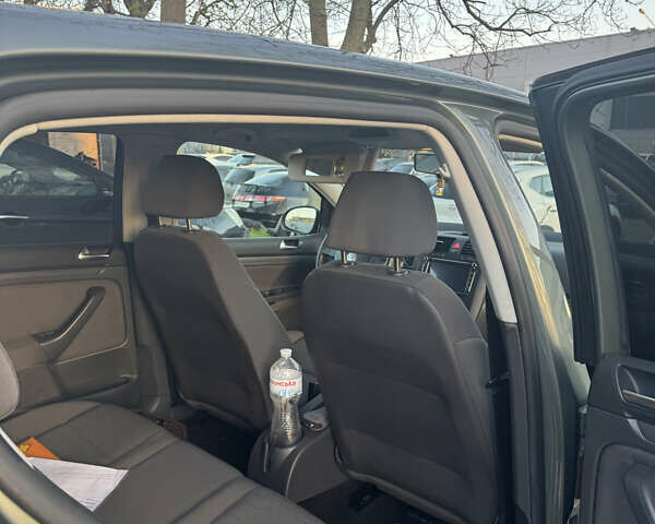 Зелений Фольксваген Гольф, об'ємом двигуна 1.6 л та пробігом 260 тис. км за 6850 $, фото 6 на Automoto.ua