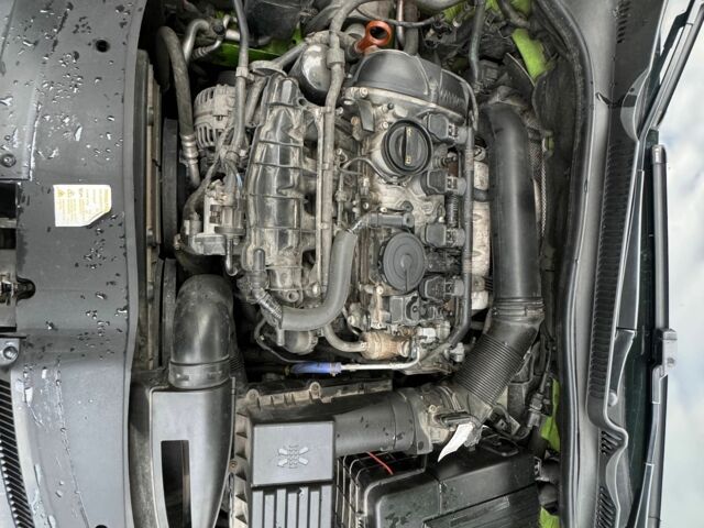 Зеленый Фольксваген Гольф, объемом двигателя 2 л и пробегом 198 тыс. км за 11000 $, фото 16 на Automoto.ua