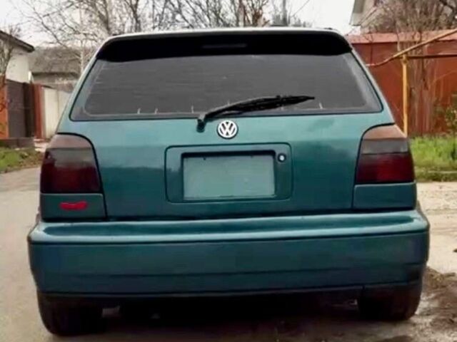 Зеленый Фольксваген Гольф, объемом двигателя 1.8 л и пробегом 200 тыс. км за 2300 $, фото 6 на Automoto.ua