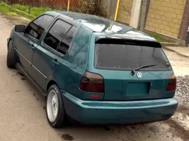 Зеленый Фольксваген Гольф, объемом двигателя 1.8 л и пробегом 200 тыс. км за 2300 $, фото 4 на Automoto.ua