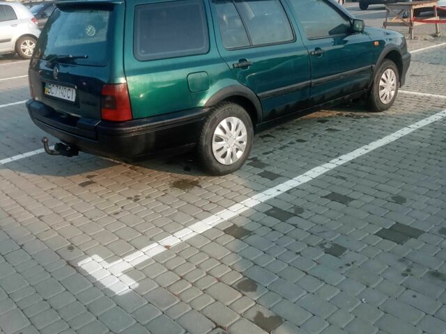 Зеленый Фольксваген Гольф, объемом двигателя 1.9 л и пробегом 300 тыс. км за 2000 $, фото 3 на Automoto.ua