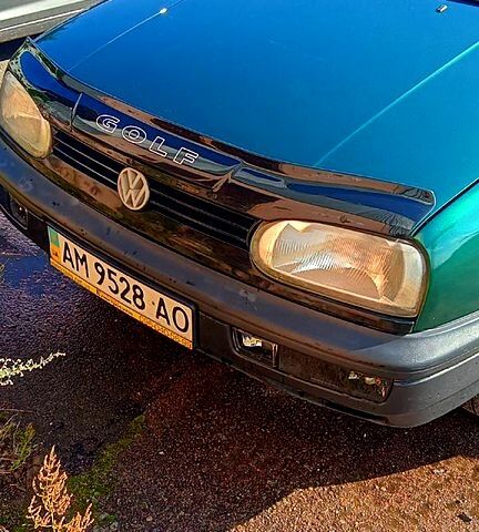 Зеленый Фольксваген Гольф, объемом двигателя 1.4 л и пробегом 320 тыс. км за 2300 $, фото 3 на Automoto.ua