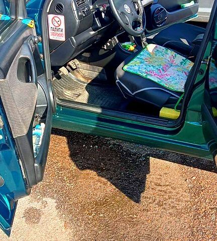 Зеленый Фольксваген Гольф, объемом двигателя 1.4 л и пробегом 320 тыс. км за 2300 $, фото 6 на Automoto.ua