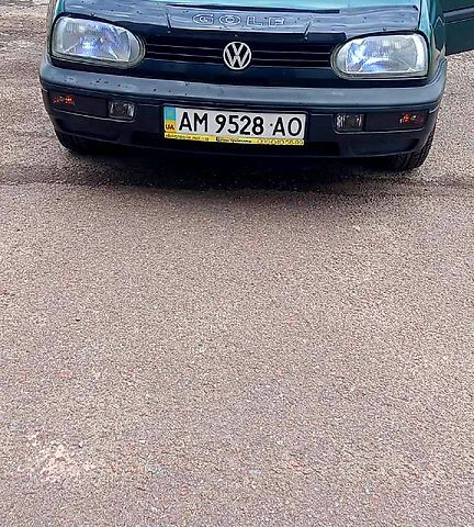 Зеленый Фольксваген Гольф, объемом двигателя 1.4 л и пробегом 320 тыс. км за 2300 $, фото 4 на Automoto.ua