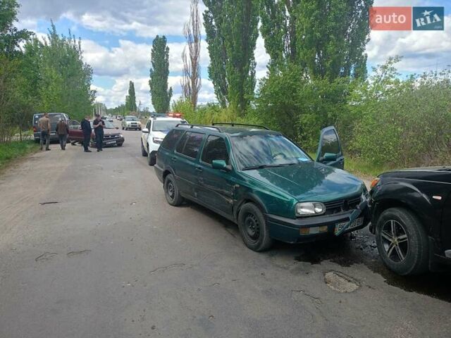 Зеленый Фольксваген Гольф, объемом двигателя 1.78 л и пробегом 307 тыс. км за 1150 $, фото 6 на Automoto.ua