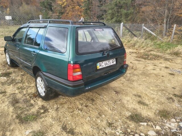 Зеленый Фольксваген Гольф, объемом двигателя 1.8 л и пробегом 300 тыс. км за 1900 $, фото 1 на Automoto.ua