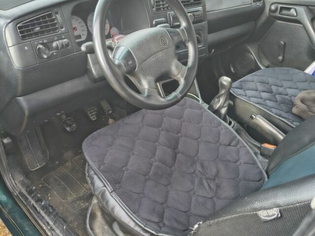 Зеленый Фольксваген Гольф, объемом двигателя 1.8 л и пробегом 300 тыс. км за 1900 $, фото 4 на Automoto.ua