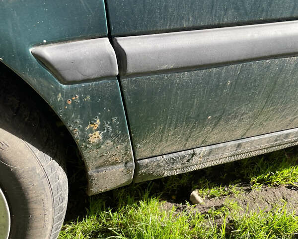 Зеленый Фольксваген Гольф, объемом двигателя 1.6 л и пробегом 300 тыс. км за 1350 $, фото 5 на Automoto.ua