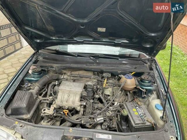 Зеленый Фольксваген Гольф, объемом двигателя 1.6 л и пробегом 126 тыс. км за 1850 $, фото 8 на Automoto.ua