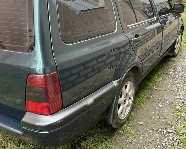 Зеленый Фольксваген Гольф, объемом двигателя 1.6 л и пробегом 126 тыс. км за 1850 $, фото 2 на Automoto.ua