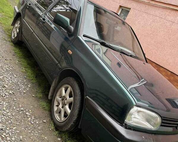 Зеленый Фольксваген Гольф, объемом двигателя 1.6 л и пробегом 126 тыс. км за 1850 $, фото 5 на Automoto.ua
