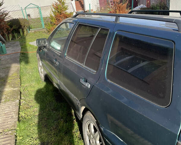 Зеленый Фольксваген Гольф, объемом двигателя 1.6 л и пробегом 300 тыс. км за 1350 $, фото 4 на Automoto.ua