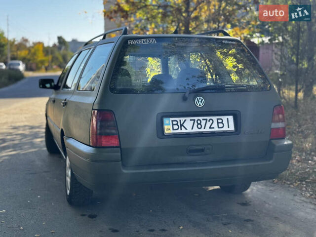 Зеленый Фольксваген Гольф, объемом двигателя 1.6 л и пробегом 400 тыс. км за 2500 $, фото 6 на Automoto.ua
