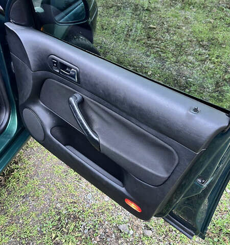 Зеленый Фольксваген Гольф, объемом двигателя 1.98 л и пробегом 315 тыс. км за 4400 $, фото 18 на Automoto.ua