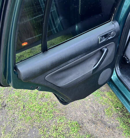 Зеленый Фольксваген Гольф, объемом двигателя 1.98 л и пробегом 315 тыс. км за 4400 $, фото 13 на Automoto.ua