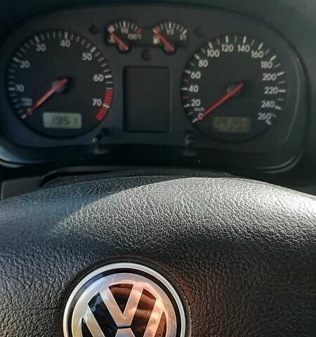 Зеленый Фольксваген Гольф, объемом двигателя 1.6 л и пробегом 288 тыс. км за 4200 $, фото 7 на Automoto.ua