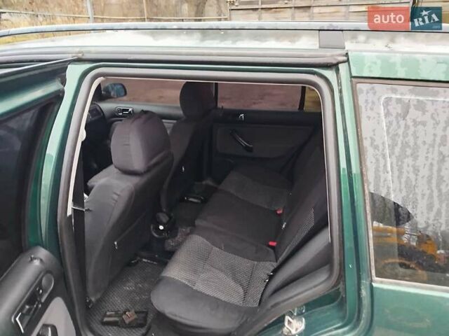 Зелений Фольксваген Гольф, об'ємом двигуна 1.39 л та пробігом 280 тис. км за 3850 $, фото 7 на Automoto.ua