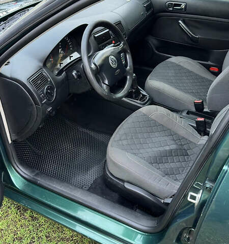 Зеленый Фольксваген Гольф, объемом двигателя 1.98 л и пробегом 315 тыс. км за 4400 $, фото 12 на Automoto.ua