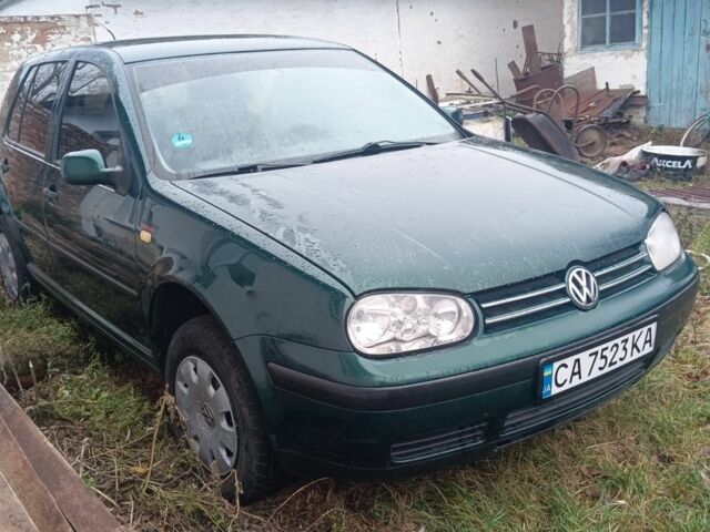 Зеленый Фольксваген Гольф, объемом двигателя 1.4 л и пробегом 220 тыс. км за 2256 $, фото 4 на Automoto.ua