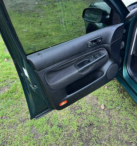 Зеленый Фольксваген Гольф, объемом двигателя 1.98 л и пробегом 315 тыс. км за 4400 $, фото 11 на Automoto.ua